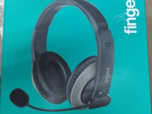 USB HEADPHONE FINGERS