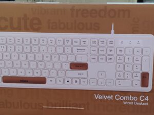 WIRED KEYBOARD FINGERS